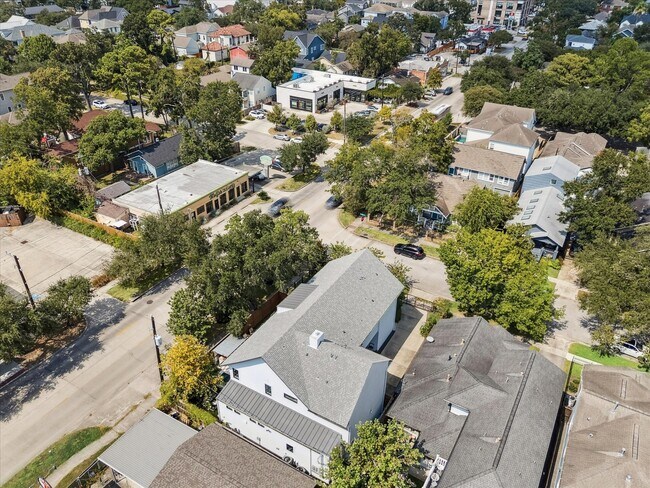 Building Photo - 1136 Woodland St