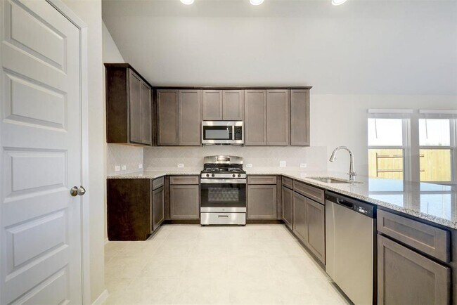 Building Photo - 108 Crooked Trail