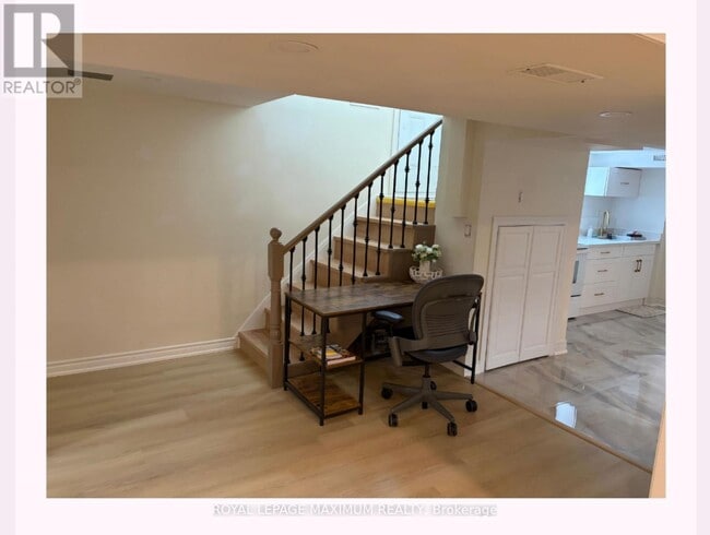 Building Photo - 121 Bolton Ave