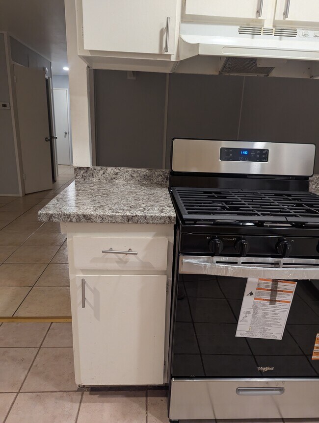 Building Photo - 709 Adeline Pl