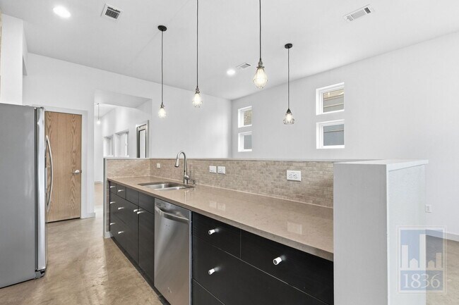 Foto del edificio - 1520 Parker Ln