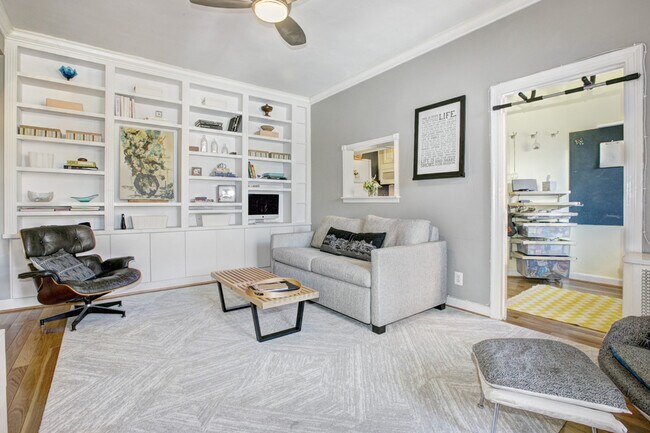 Foto del edificio - Adorable Condo Between Cleveland Park & Va...