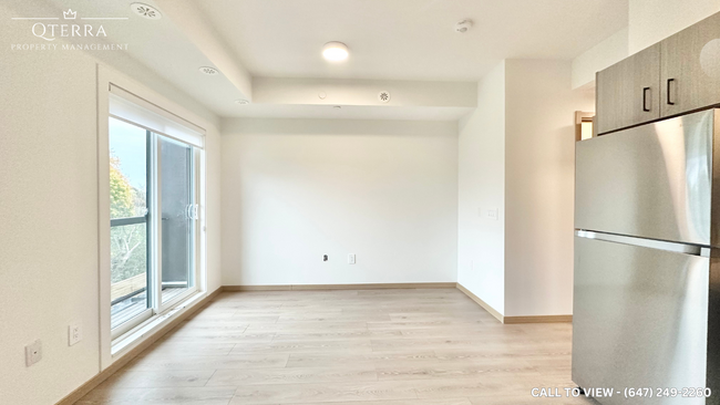 Building Photo - 315-3423 Sheppard Av E
