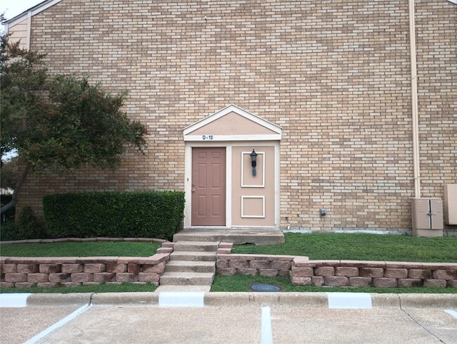 Photo - 2500 E Park Blvd Apartment