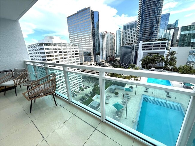 Building Photo - 950 Brickell Bay Dr