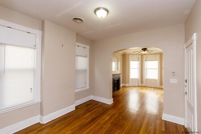 Building Photo - 341 Madison Ave