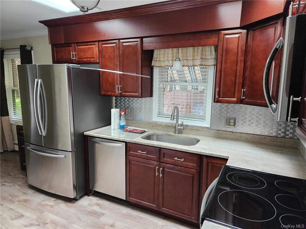 499 E Rd Unit 2, Marlboro, NY 12542 Room for Rent in Marlboro, NY