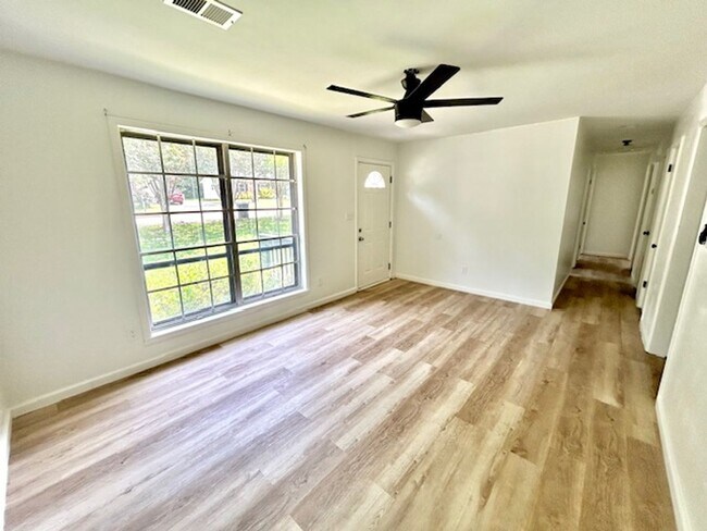 Foto del edificio - 3215 Delia Ln NW