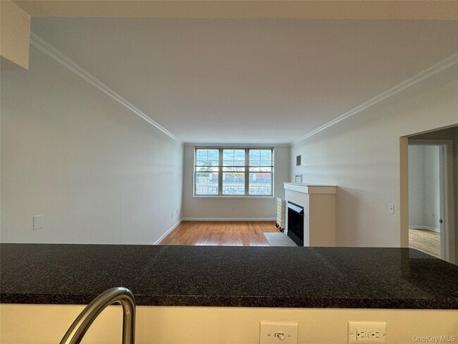 Foto del edificio - 300 Mamaroneck Ave