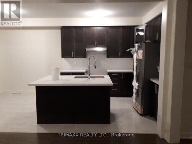 Building Photo - 2080 Coppermine St