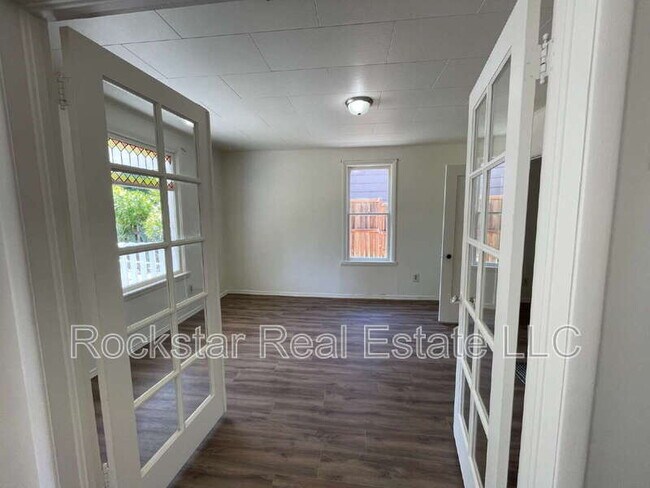 Foto del edificio - 1011 E 12th Ave
