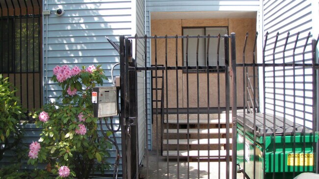 Entrada norte - New Horizons Apartments