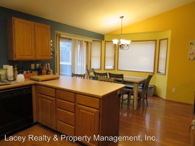 Foto del edificio - 3311 Davis Ct NE