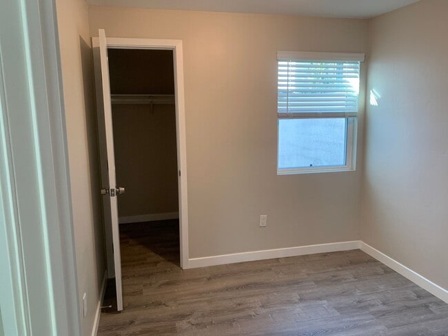Building Photo - Nice 3 bedroom unit with Pool!
