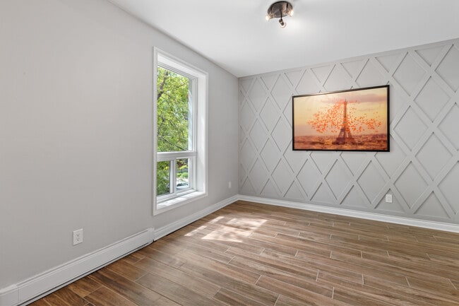 Building Photo - 139 Stewart St