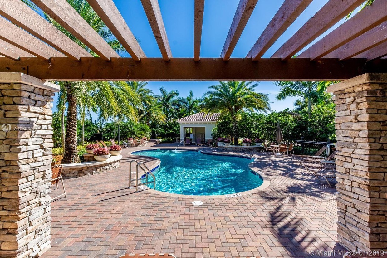 13012 Riverwalk Cir N, Plantation, FL 33325 Townhome Rentals in