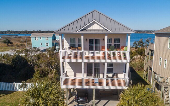 Foto del edificio - Loves Holiday @ 3279 Island Dr