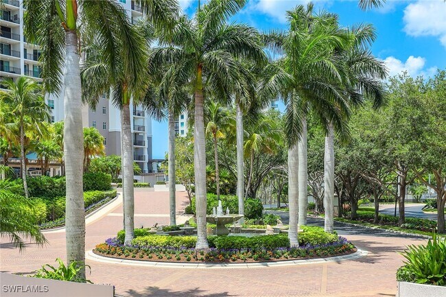 Foto del edificio - 455 Cove Tower Dr