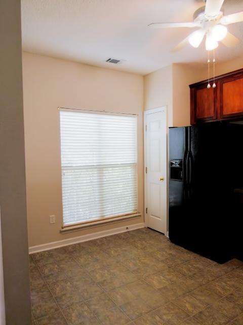 Foto del edificio - 758 E Bristol Way