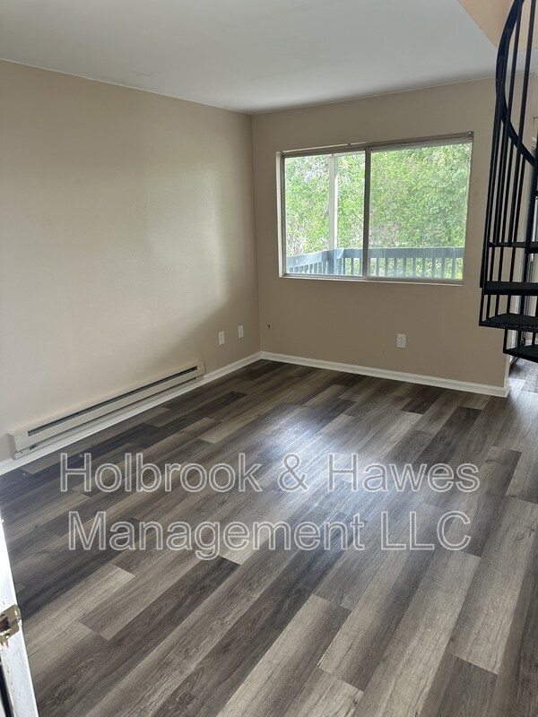 Foto del edificio - 4531 Boardwalk Dr