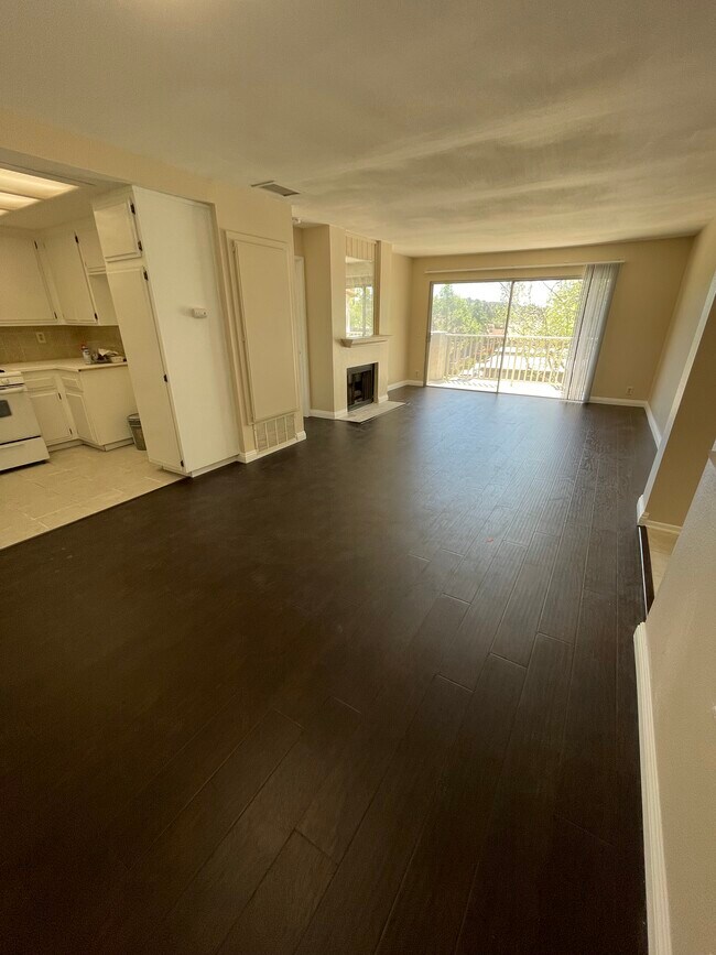 Foto del edificio - 901 Golden Springs Dr