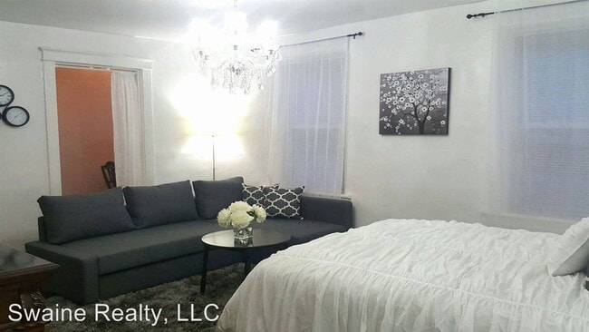 Foto del edificio - 7202-7212 Lyndover Pl