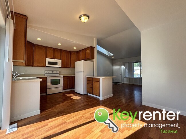 Building Photo - Stylishly Updated Lakewood Duplex Unit in ...