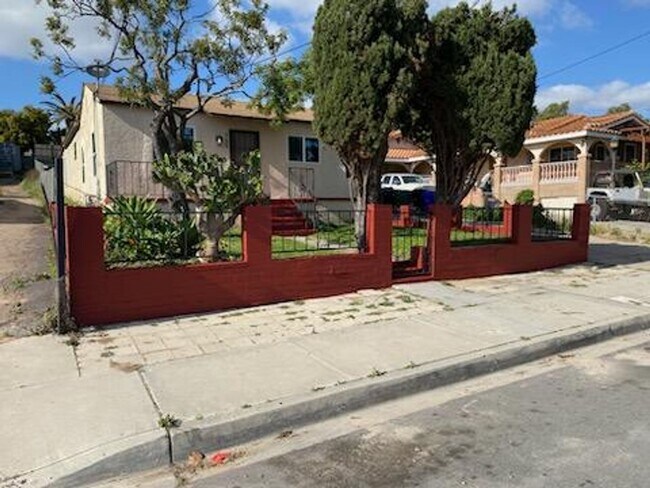 Foto del edificio - 3 Bedroom - 1 Bathroom in San Diego