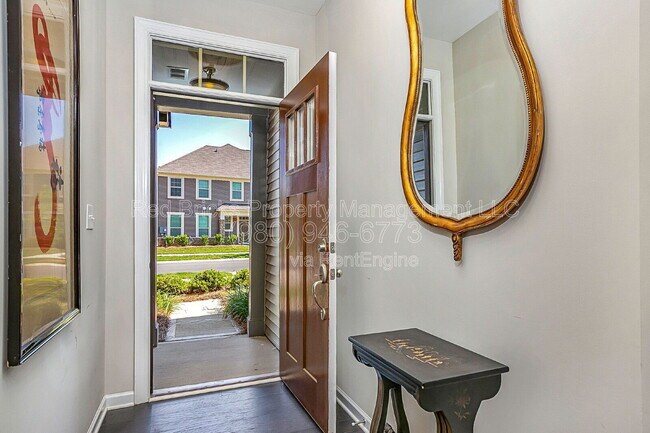 Foto del edificio - 9449 Glenburn Ln