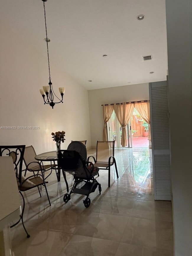 Foto del edificio - 3279 NE 11th Dr