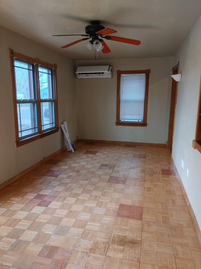 Foto del edificio - 823 S Hall