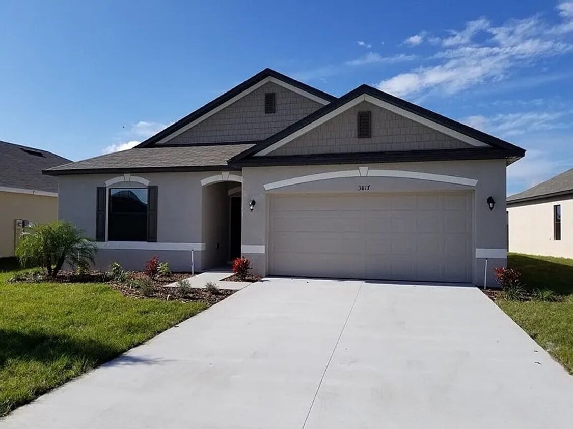 Beautiful 3 bedroom 2 bath home located in a quiet neighborhood - Beautiful 3 bedroom 2 bath home located in a quiet neighborhood