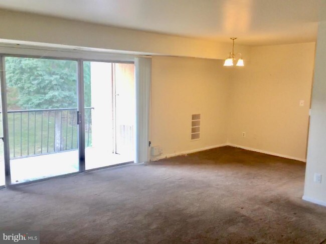 Foto del edificio - 7515 Riverdale Rd