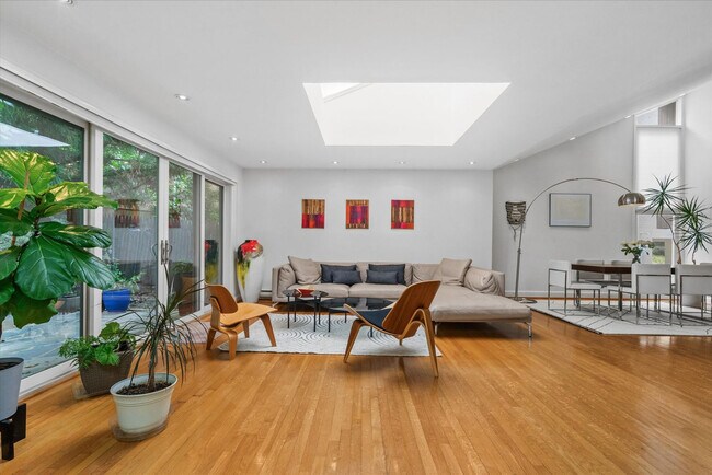 Foto del edificio - 5049 Garfield St NW