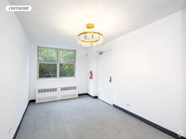 Building Photo - 185 E 85th St
