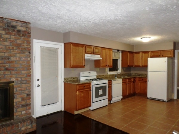 Building Photo - 2297 Glendale Dr