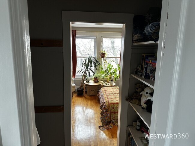 Foto del edificio - 2102 W Belle Plaine Ave