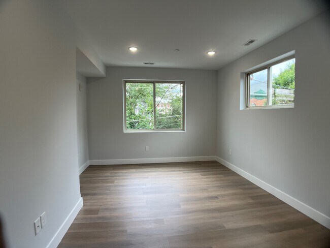 Building Photo - 3221 N 13th St