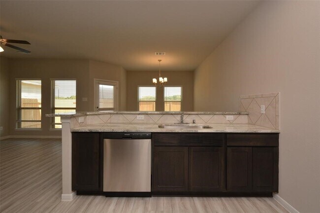 Foto del edificio - 13327 Blair Gln