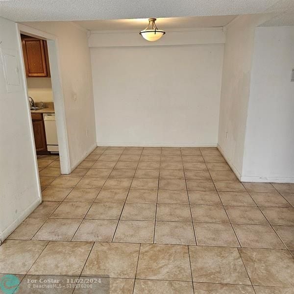 Building Photo - 4172 Inverrary Dr