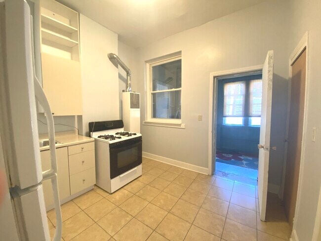 Foto del edificio - 2240 W Homer St