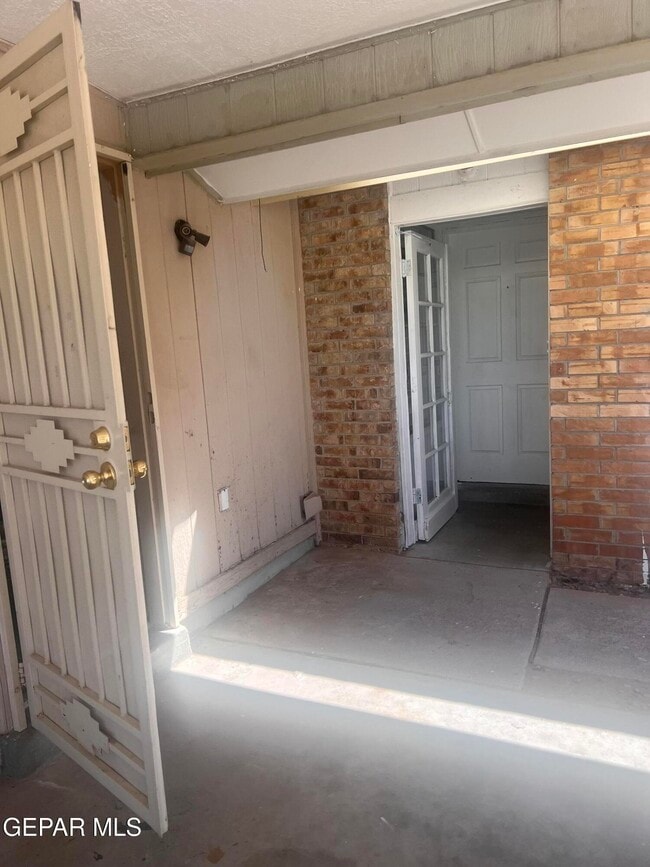 Building Photo - 6057 Morning Glory Cir