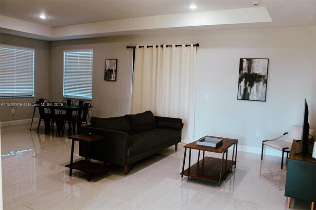 Foto del edificio - 2906 65th St W