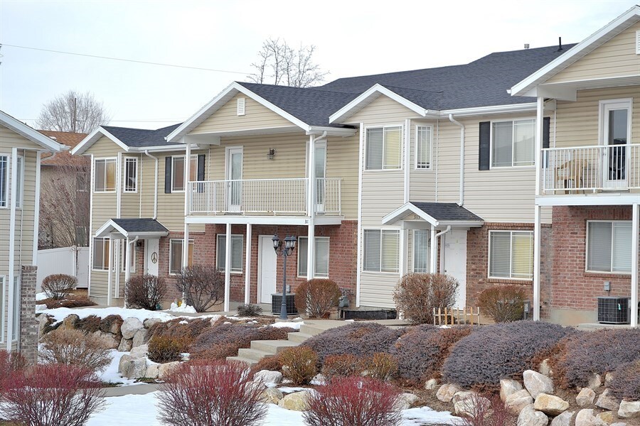 Primary Photo - Nice Size Ogden 3 Bedroom Townhouse!