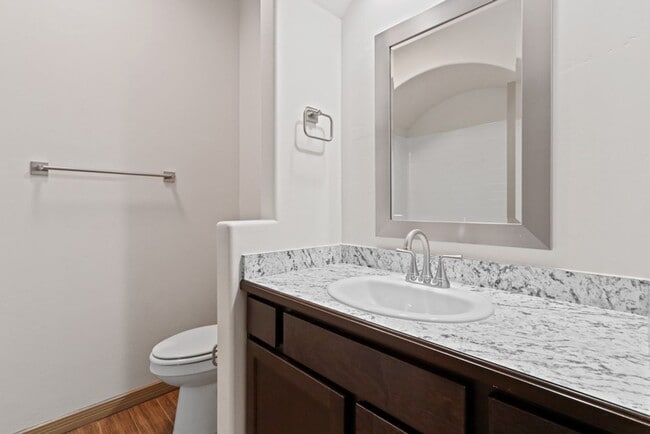 Foto del edificio - Newer Townhome, $400.00 off your first months rent!!!