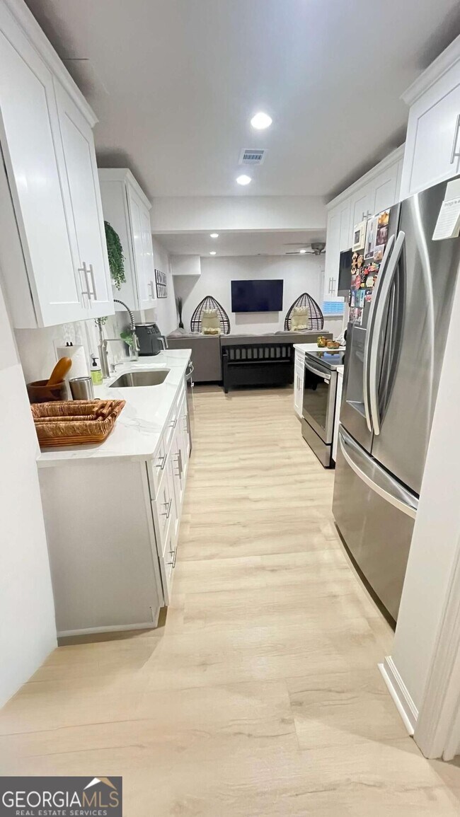 Foto del edificio - 3230 Centerglen Ln