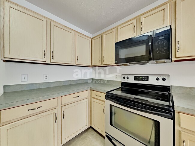 Foto del edificio - 7052 Sugarplum Rd