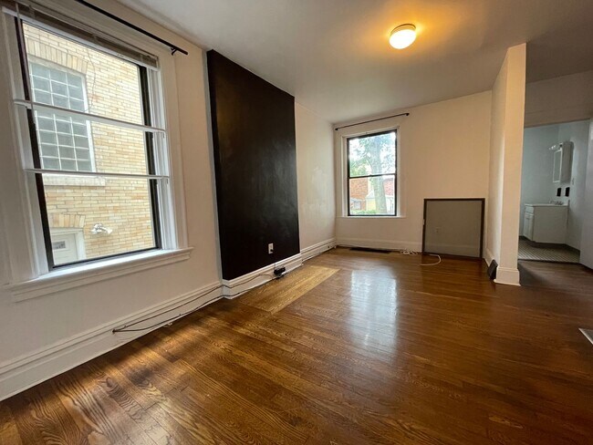 Foto del edificio - 213 S Aiken Ave