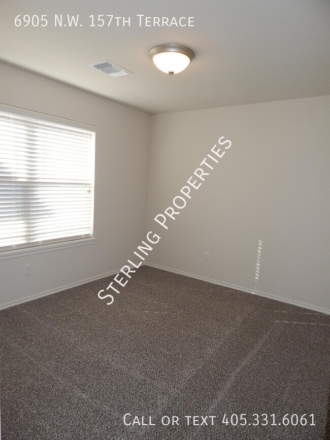 Foto del edificio - 6905 NW 157th Terrace