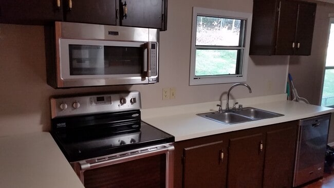 Photo - 8830 Highland View Rd House